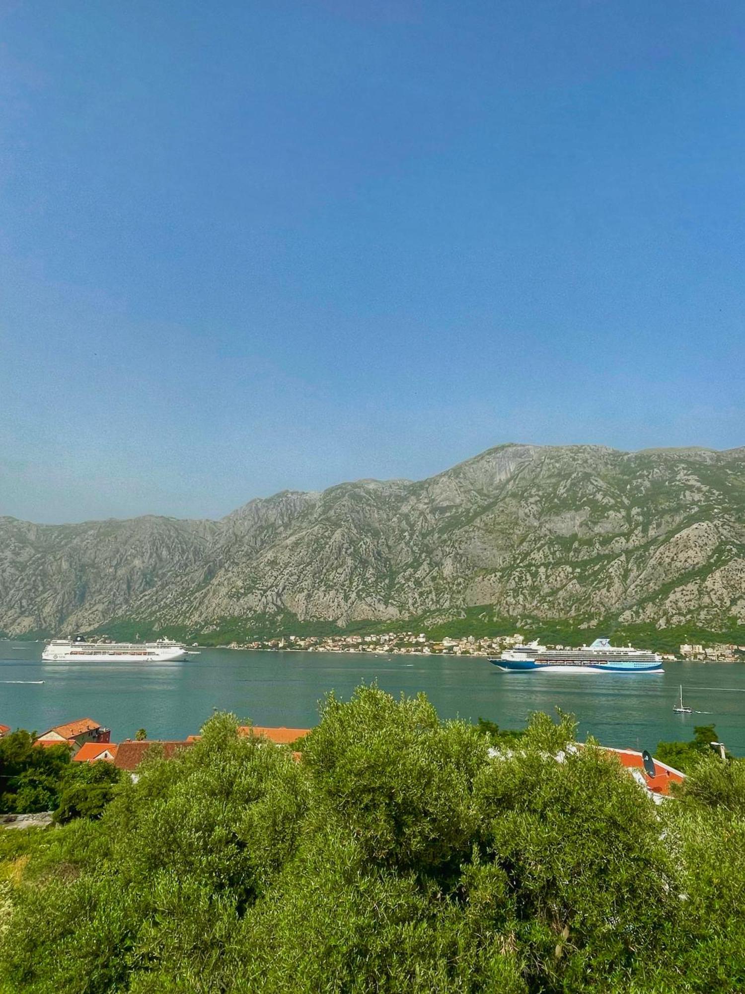Apartments Krivokapic Prcanj With Bay View Kotor Eksteriør billede
