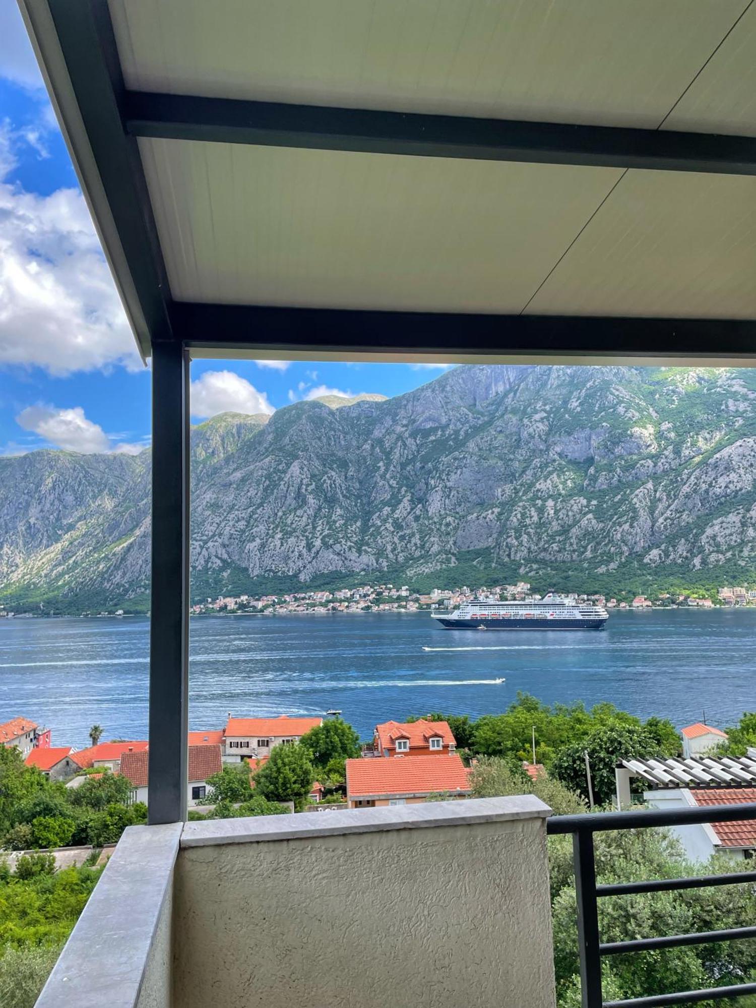 Apartments Krivokapic Prcanj With Bay View Kotor Eksteriør billede