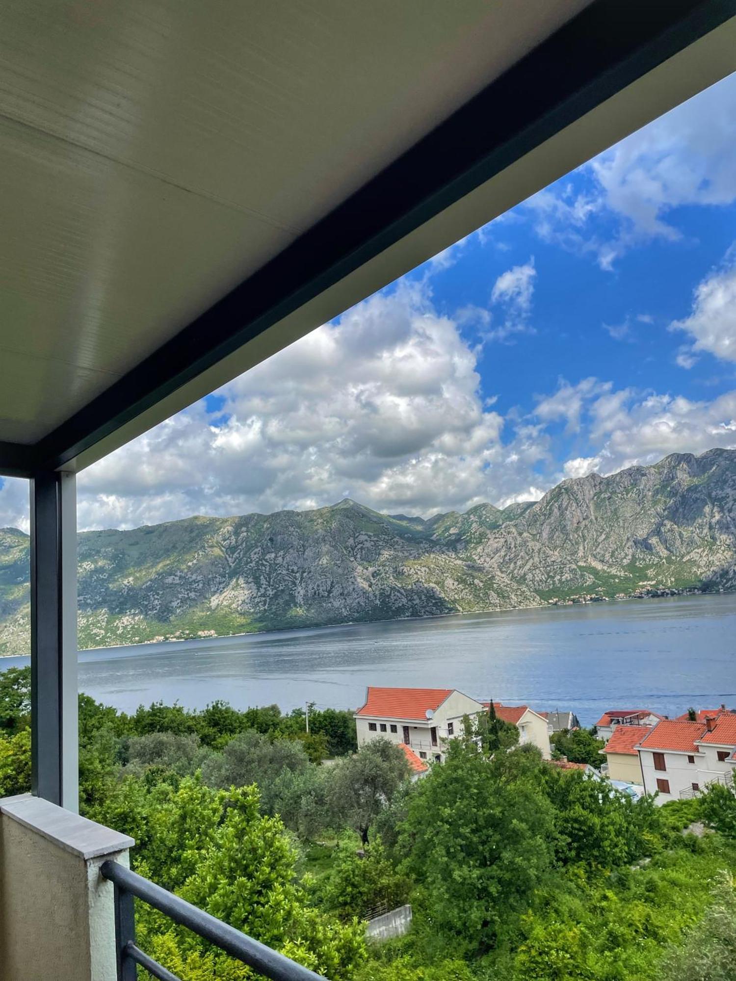Apartments Krivokapic Prcanj With Bay View Kotor Eksteriør billede